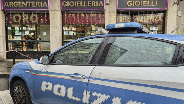 Rimini. Tenta rapina in gioielleria: arrestato grazie alle ... &copy; Creative Commons
