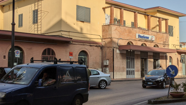 Stazione di Cava dei Tirreni - Wikipedia &copy; Creative Commons