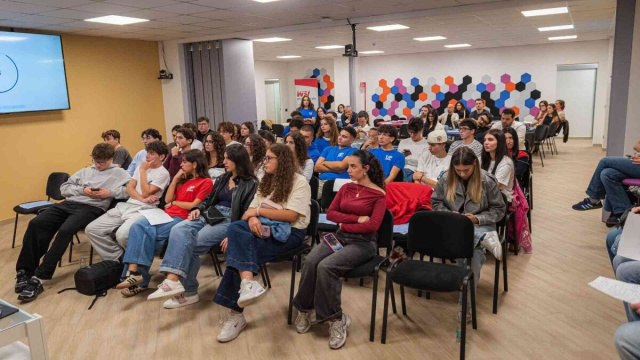 UpGrade, oltre 50 giovani a Casagiove per il primo hackathon di UpStories