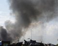 Zelensky denuncia attacchi russi a Kiev: due morti per drone su edificio residenziale