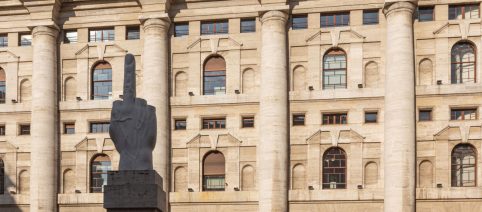 Milano in rialzo con le banche, Europa attende le trimestrali