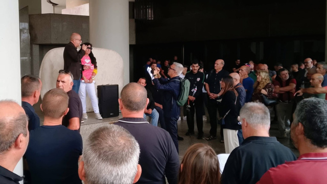 Cagliari, pastori in protesta in consiglio regionale: "Latte ... &copy; Creative Commons