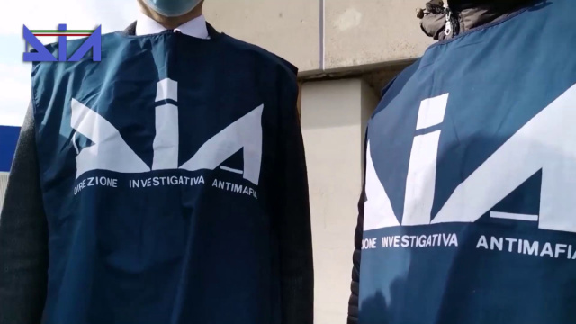 LA DIREZIONE INVESTIGATIVA ANTIMAFIA SEQUESTRA BENI PER OLTRE 15 ... &copy; Creative Commons