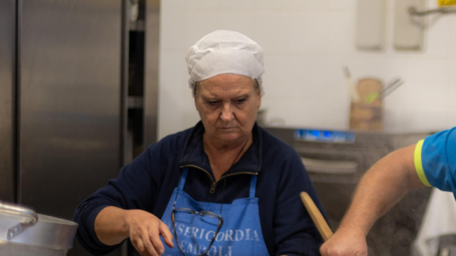 Tensione alla mensa solidale, litiga con una volontaria e poi ... &copy; Creative Commons