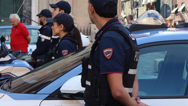Archivio della Questura di Genova pagina: 1  Polizia di Stato &copy; Creative Commons