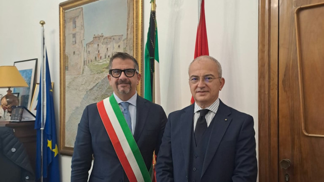 Il Sindaco Silvetti accoglie il nuovo questore di Ancona, Alfredo ... &copy; Creative Commons
