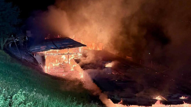 Incendio a Longostagno, in fiamme il fienile di un maso: un ... &copy; Creative Commons