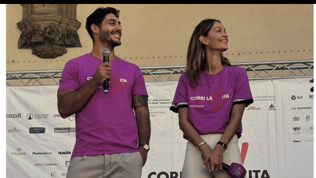 Javier Martinez e Helena Prestes &copy; Instagram.