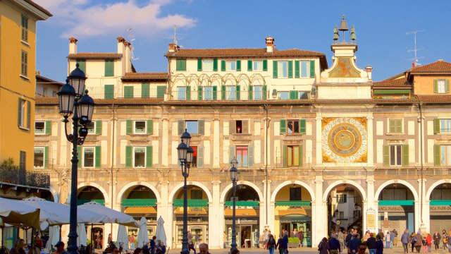 Piazza della Loggia a Centro Storico Nord: tour e visite guidate ... &copy; Creative Commons