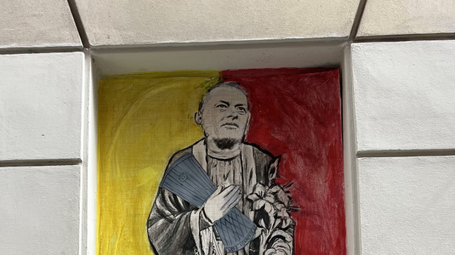 File:A graffito in honour of Jose Mourinho in the streets of Rome ... &copy; Creative Commons