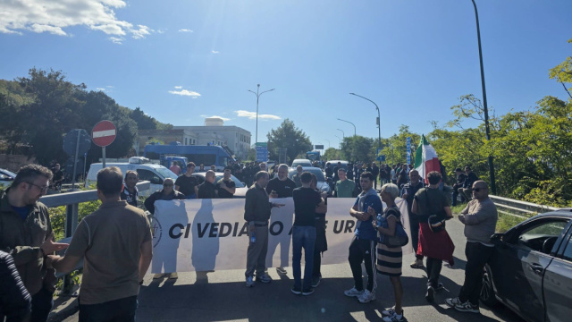 Protesta agricoltori in Calabria, presidio allo svincolo A2 e ... &copy; Creative Commons