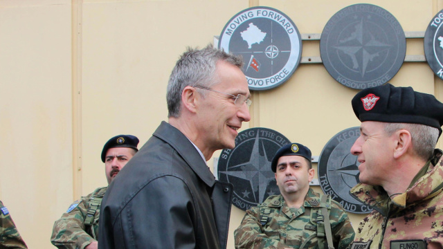 Segretario Generale NATO al Comando KFOR Pristina  ArmyMAG &copy; Creative Commons
