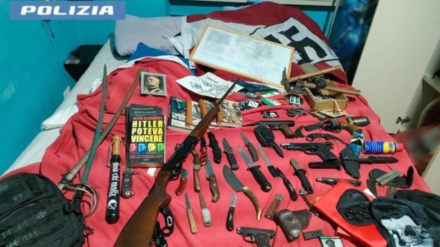 Voghera, armi e cimeli nazifascisti in casa: arrestato un 19enne ... &copy; Creative Commons