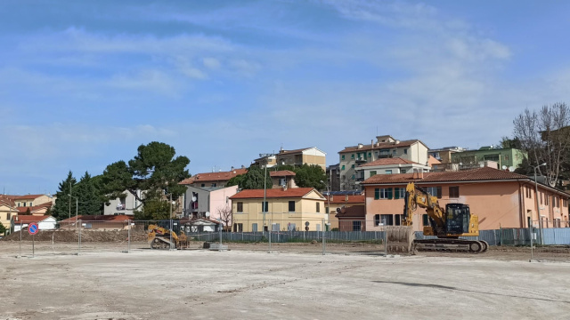 Ancona, mercato di piazza d'Armi: lavori in corso e stalli pronti ... &copy; Creative Commons