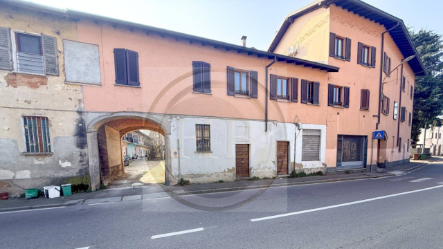 Appartamento bilocale in vendita da ristrutturare a Gallarate in ... &copy; Creative Commons