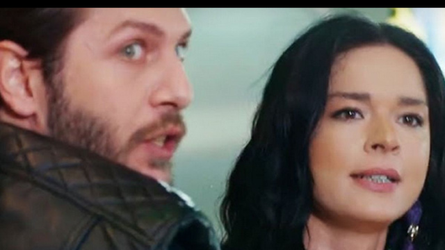 Caner e Zehra in Forbidden Fruit &copy; Mediaset