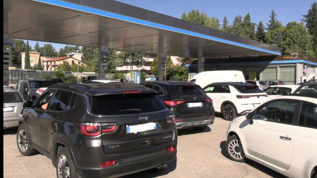 Code ai distributori Eni in Basilicata: &eacute; caccia allo sconto &copy; Creative Commons