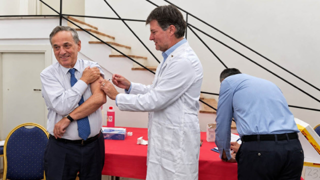 Vaccinazioni 2026-2027, istituzioni e medici danno l'esempio a ... &copy; Creative Commons