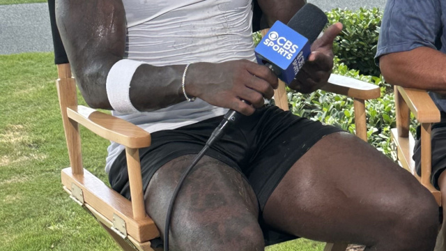 File:Tyreek Hill being interviewed by CBS Sports at Miami Dolphins ... &copy; Creative Commons