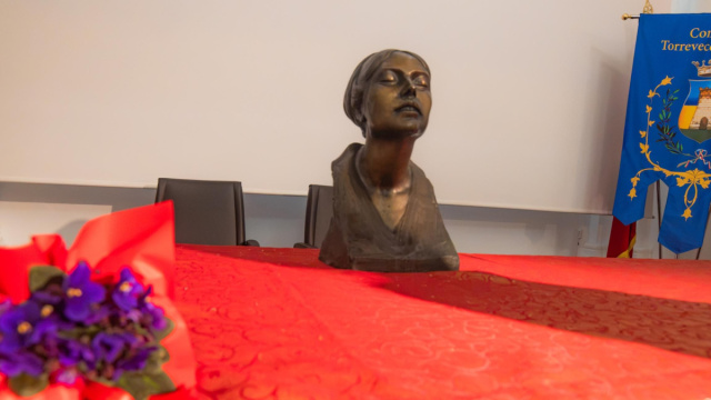 Abiti e corrispondenza di Eleonora Duse esposti nel Museo della ... &copy; Creative Commons
