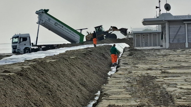 Dune anti-erosione: sperimentazione sulle spiagge di Cesenatico e ... &copy; Creative Commons