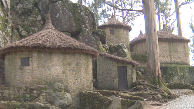 File:Castro de S Louren&ccedil;o (Vila Ch&atilde; perto de Esposende)1499.JPG ... &copy; Creative Commons