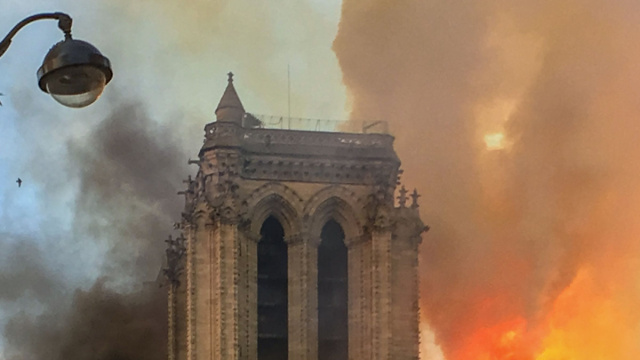 Incendio della cattedrale di Notre-Dame - Wikipedia &copy; Creative Commons