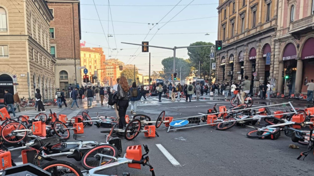 Manifestazioni a Milano, Torino e Bologna: scontri e violenze ... &copy; Creative Commons