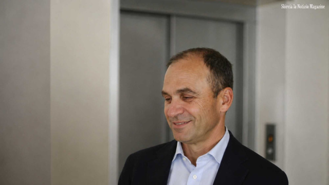Meta citata da editori e Scott Turow per Llama &copy; Creative Commons