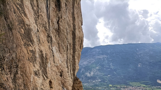 Via ferrata Ottorino Marangoni sul Monte Albano di Mori con le ... &copy; Creative Commons
