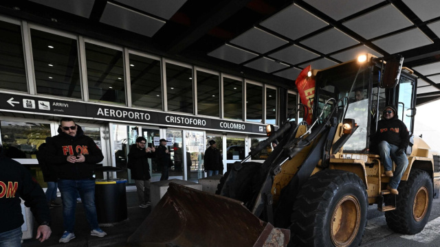 Ex Ilva e Ansaldo, protesta lavoratori all'Aeroporto di Genova ... &copy; Creative Commons