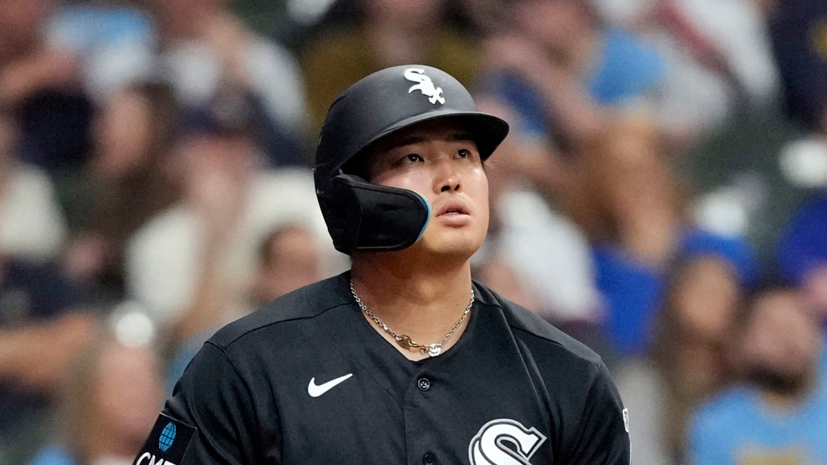 White Sox enter ALDS against Guardians in Cleveland