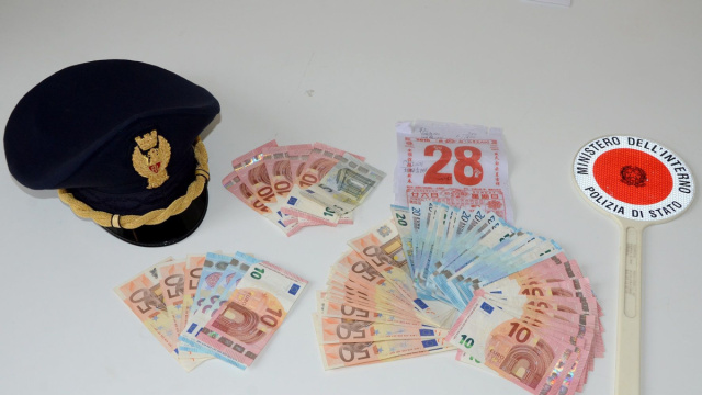 CHIUSA DALLA POLIZIA DI STATO &ndash; UFFICIO IMMIGRAZIONE E SQUADRA ... &copy; Creative Commons