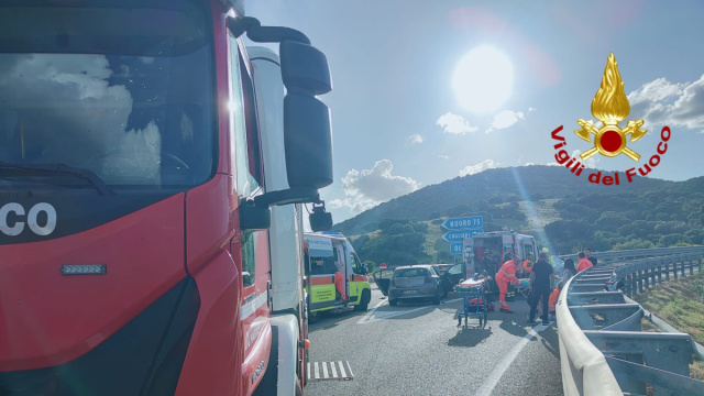 Incidente sulla rampa della 131 Dcn: Bmw si schianta contro il ... &copy; Creative Commons