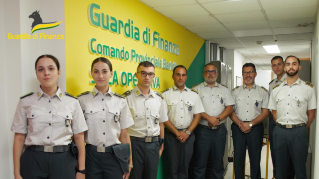 Nuovi finanzieri si uniscono alla Guardia di Finanza di Barletta ... &copy; Creative Commons