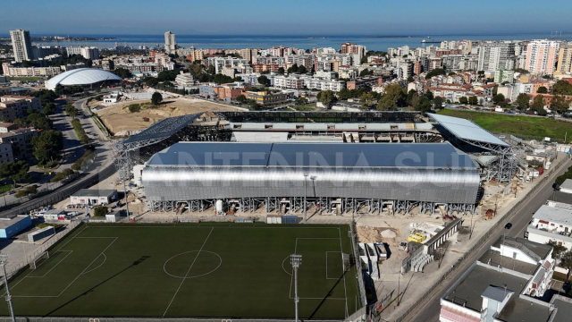 Taranto, stadio Iacovone: iniziano i tracciamenti del campo di gioco &copy; Creative Commons