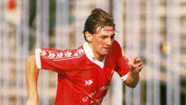 File:Giuseppe Signori - Piacenza FC 1988-89.jpg - Wikipedia &copy; Creative Commons