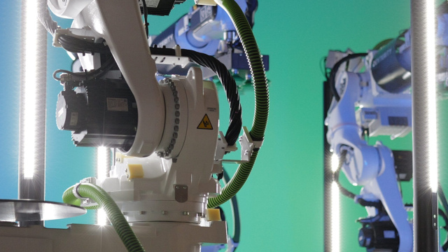 Kawasaki Robotics and Dexterity Expand Collaboration to Scale ... &copy; Creative Commons
