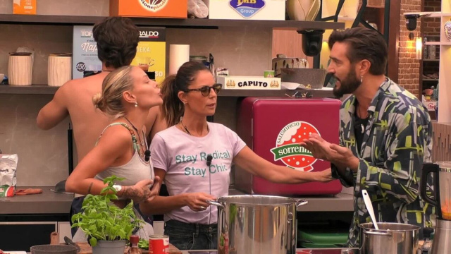 Giulia Provvedi e Alex Belli &copy;Grande Fratello Vip/Mediaset.