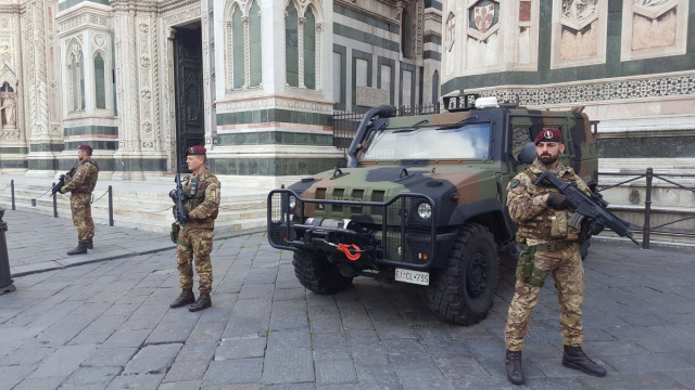 Antiterrorismo e sicurezza: la Folgore passa il testimone al ... &copy; Creative Commons