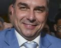 Flávio Bolsonaro: passaporti ritirati e divieto di lasciare il Brasile