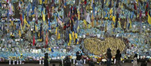 Mosca invita diplomatici e stranieri: 'Lasciate Kiev'. L'Ucraina smentisce
