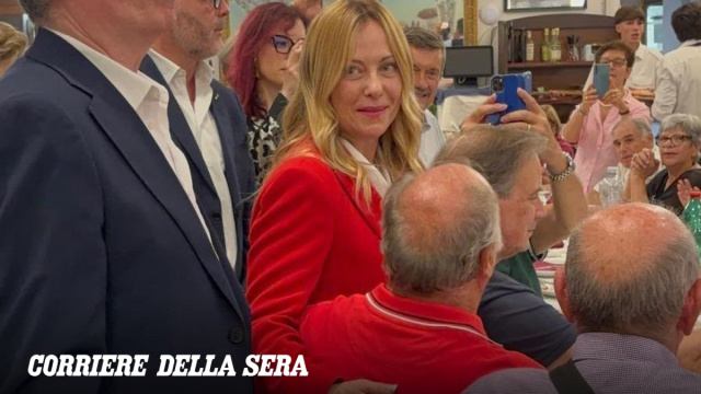 Festa dei Nonni, visita a sorpresa di Giorgia Meloni al circolo ... &copy; Creative Commons