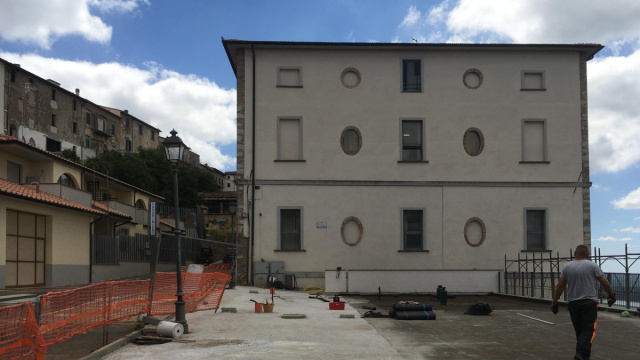 Piazza panoramica di Largo Caduti di Campo ai Bizzi, Monterotondo ... &copy; Creative Commons