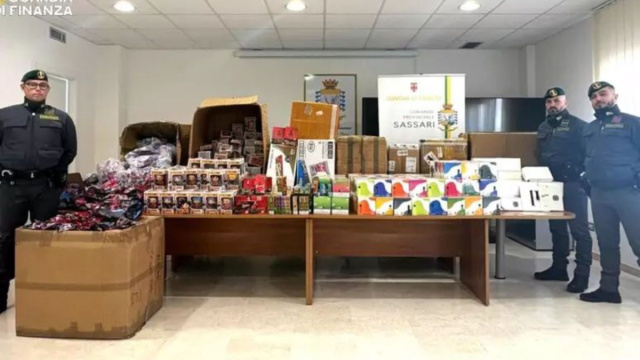 Sassari, maxi sequestro di merce contraffatta: ci sono giocattoli ... &copy; Creative Commons