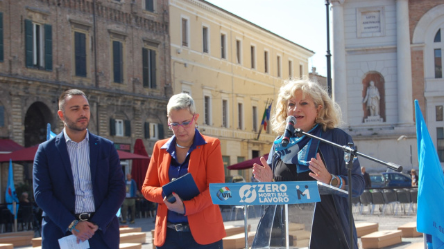 Sicurezza sul lavoro, la Uil Marche porta 146 bare in piazza del ... &copy; Creative Commons