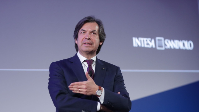 Intesa Sanpaolo, ecco quanto guadagna il ceo Carlo Messina &copy; Creative Commons
