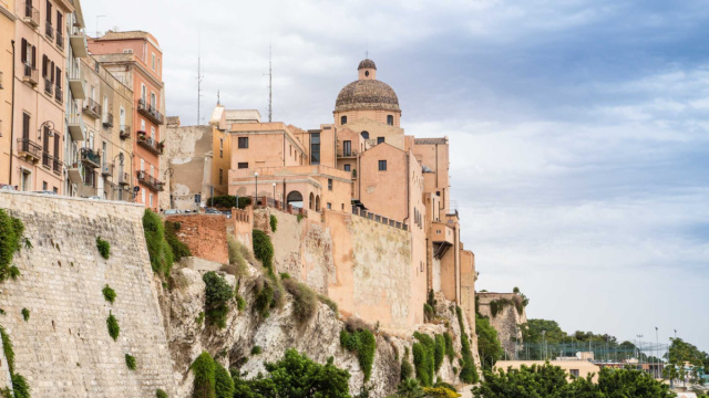 Cagliari a piedi: itinerario tra bastioni, mercati e mare &copy; Creative Commons