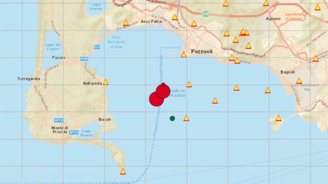 Campi Flegrei, forti scosse di terremoto consecutive M3.7 e 3.6 ... &copy; Creative Commons