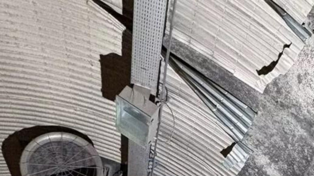 Incidente in galleria: camion danneggia il rivestimento interno ... &copy; Creative Commons